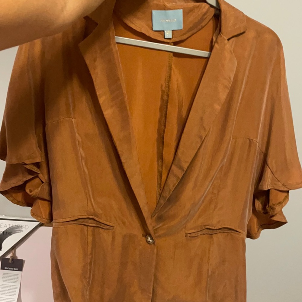 Boutique button up tee